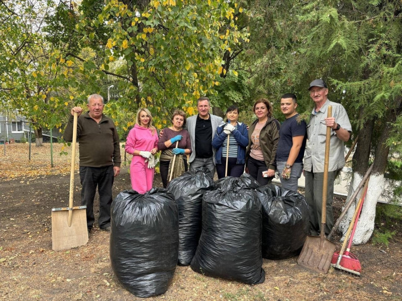 В Майском сельском поселении состоялся областной экологический субботник.